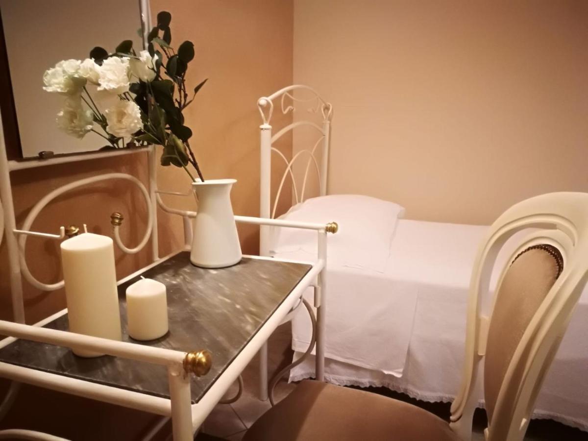 La Rosa Del Barone Acomodação com café da manhã Cancellara Exterior foto